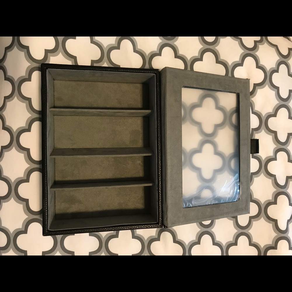 NWT Sunglasses storage